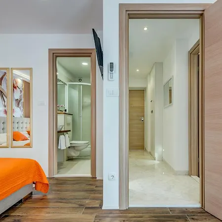 Room&studio Just Enjoy *