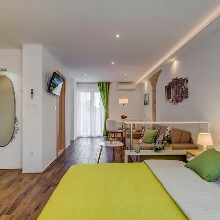 Room&studio Just Enjoy سبليت