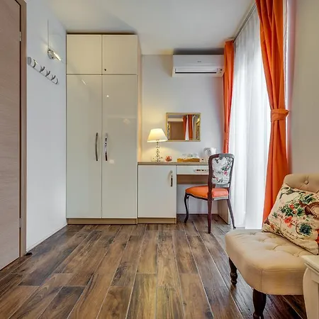 Room&studio Just Enjoy *