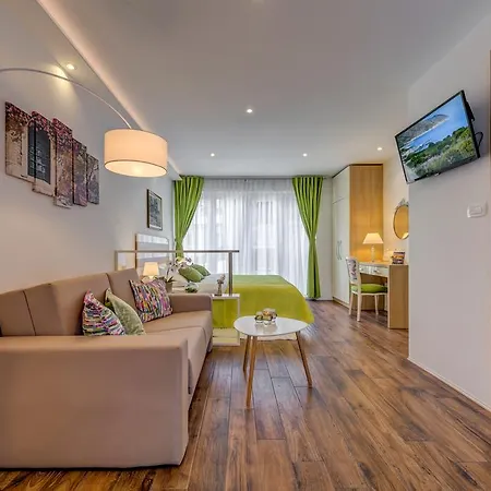 Room&studio Just Enjoy *